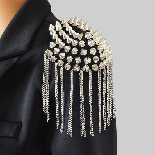 2pcs Fashionable Rivet Fringe Shoulder Epaulet Brooch Edgy Accessories