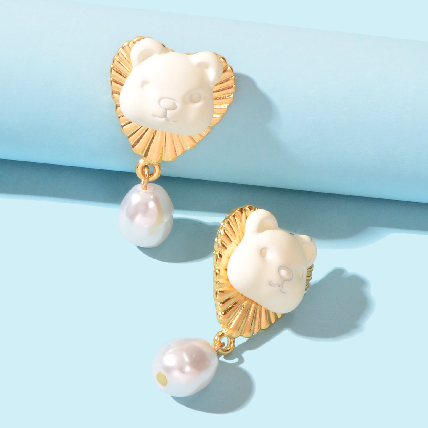 Lovely Cartoon White Bear Pierced Pearl Charm Gold Heart Hypoallergenic Earrings