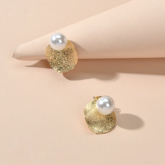 Gold Plated Retro Designer Jewellery Pearl Decoration Disc Stud Pierced Earrings