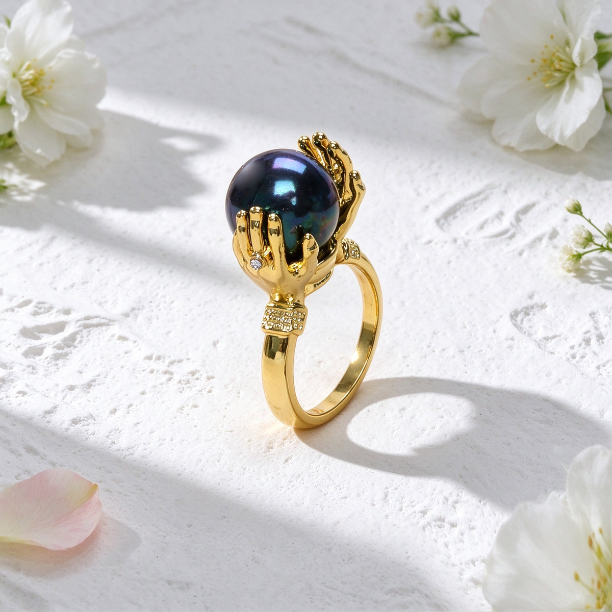 Vintage Gold Hand Holding Black Beads Finger Ring Unique Daily Party Jewellery