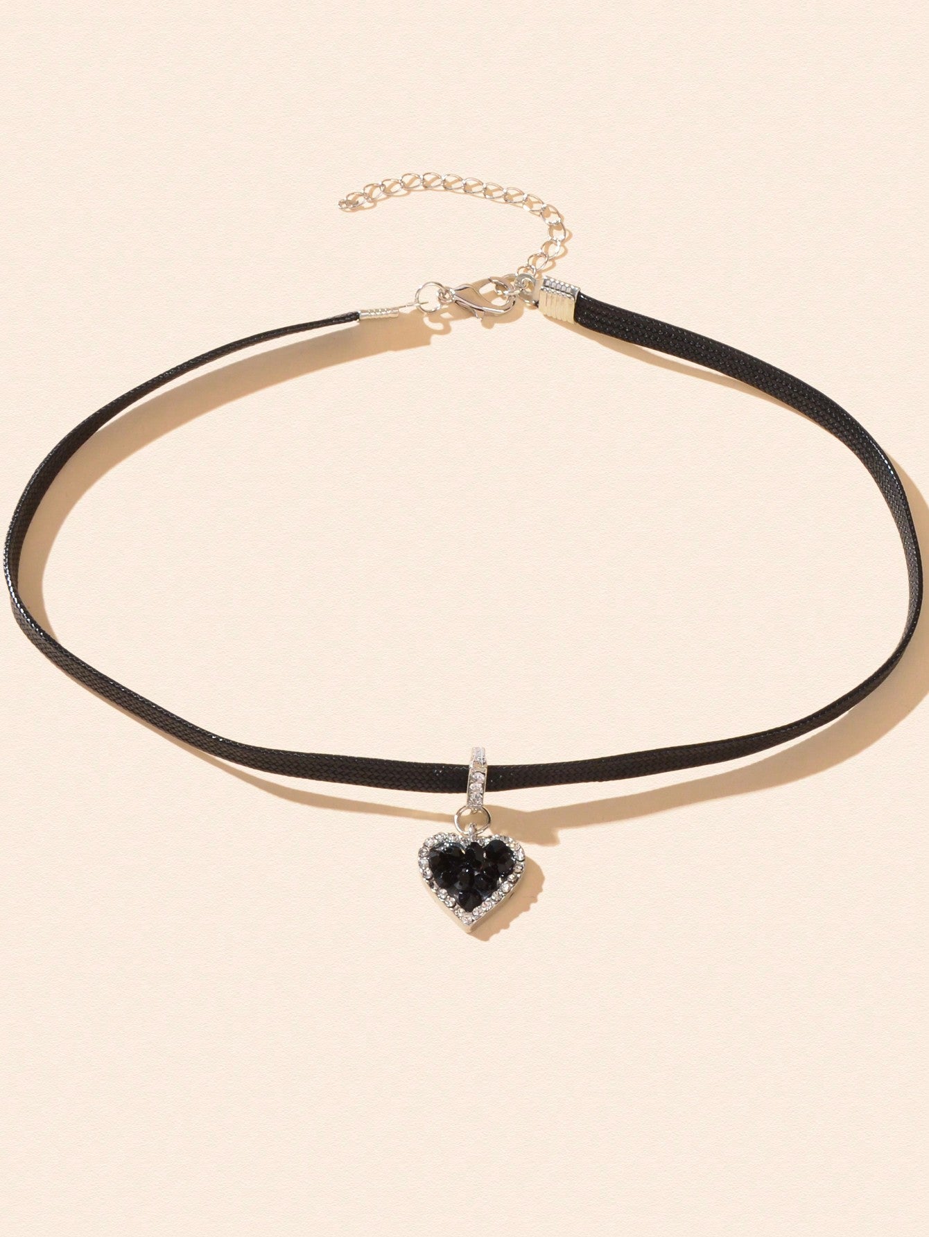 Black Heart Pendant Leather Cord Short Necklace Stylish Choker