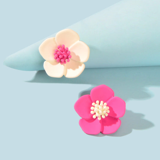 Asymmetrical Design White Pink Flower Shaped Daisy Stud Hypoallergenic Earrings