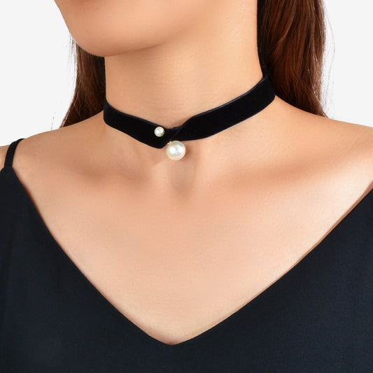 Retro Style 90s Pearl Black Velvet Tattoo Choker Teens Necklace Short Collar