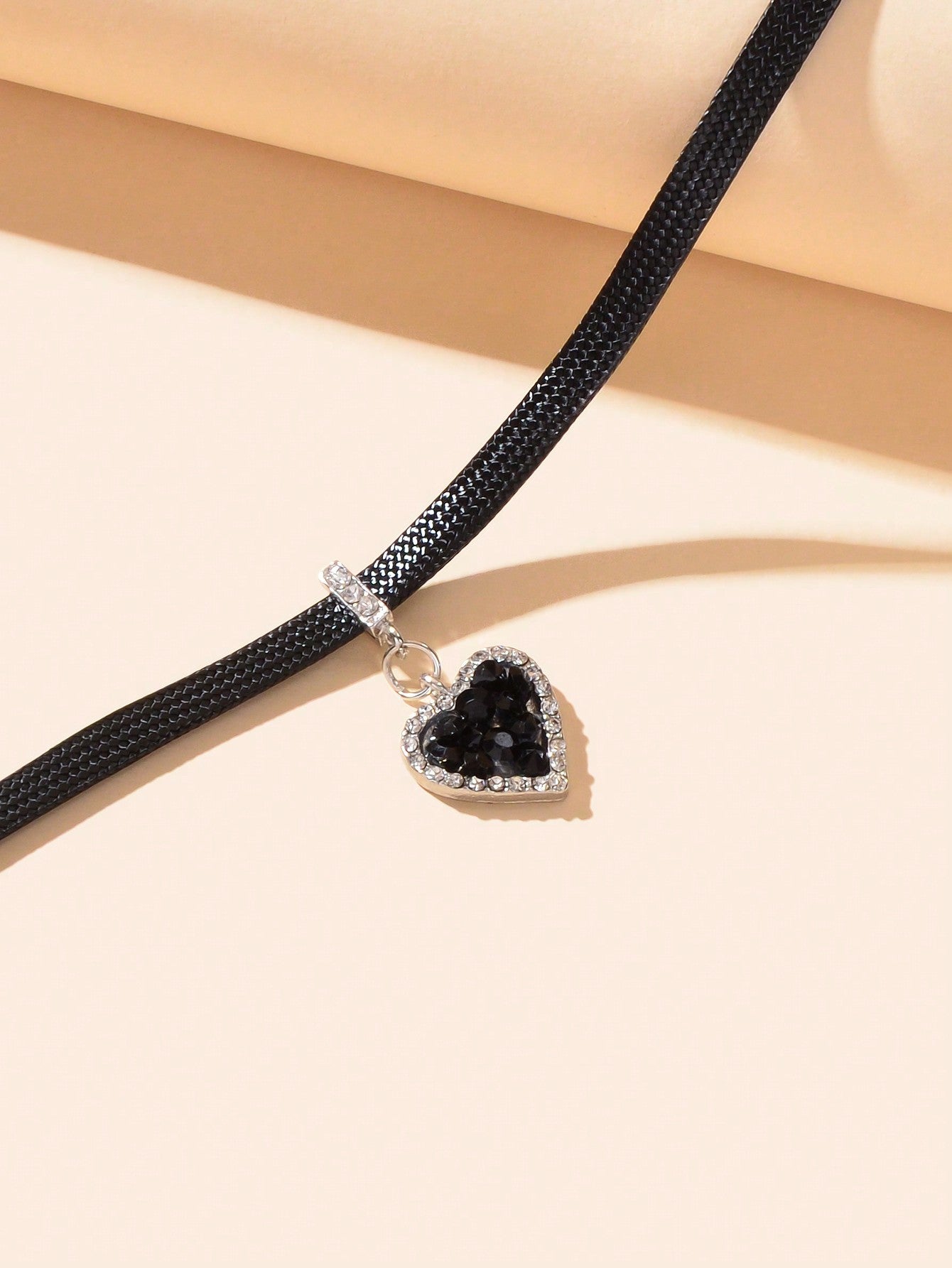 Black Heart Pendant Leather Cord Short Necklace Stylish Choker