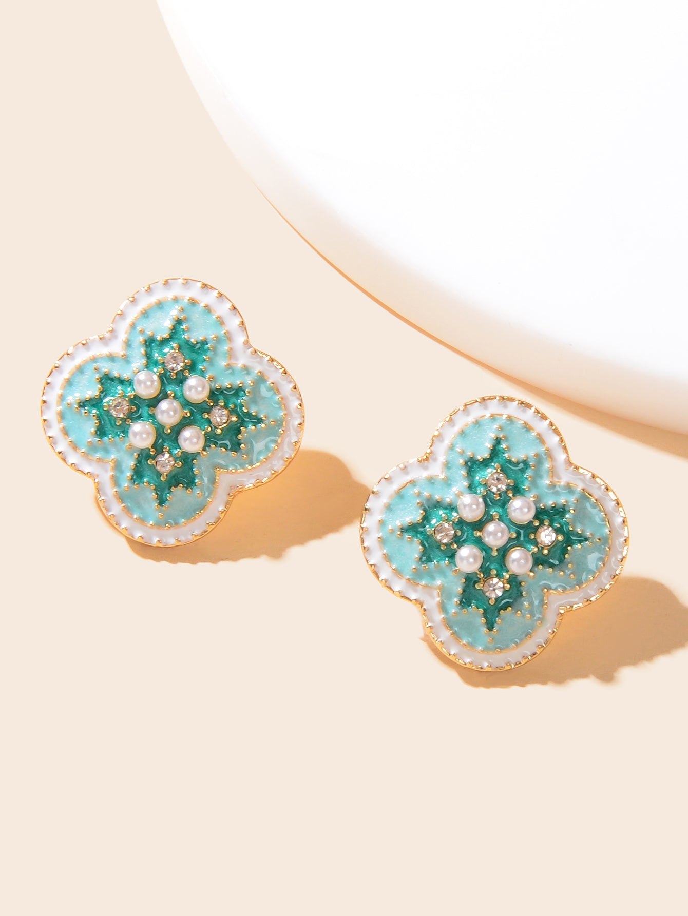 Exquisite Rhinestone and Pearl Decor Green Enamel Flower Stud Earrings for Women