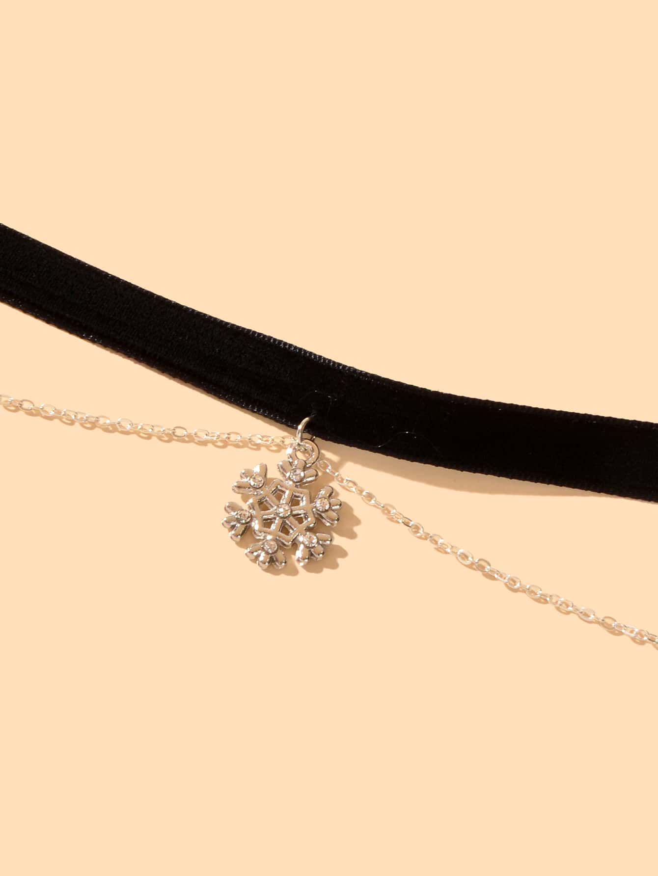 Snowflake Pendant Black Velvet Double-Layer Short Necklace