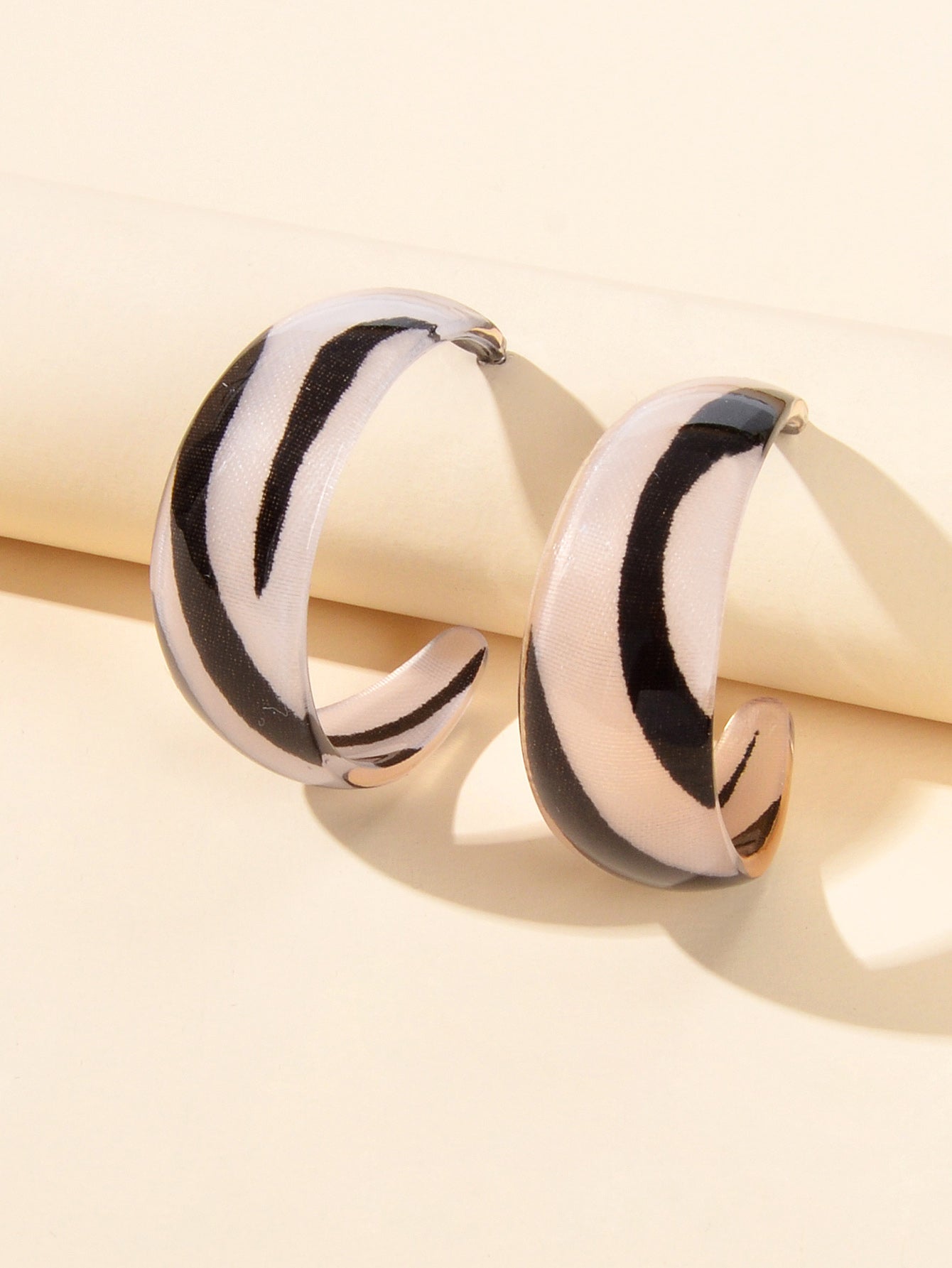 Statement Jewelry Geometric Pattern Acrylic Chunky Huggie Hoop Pierced Earrings