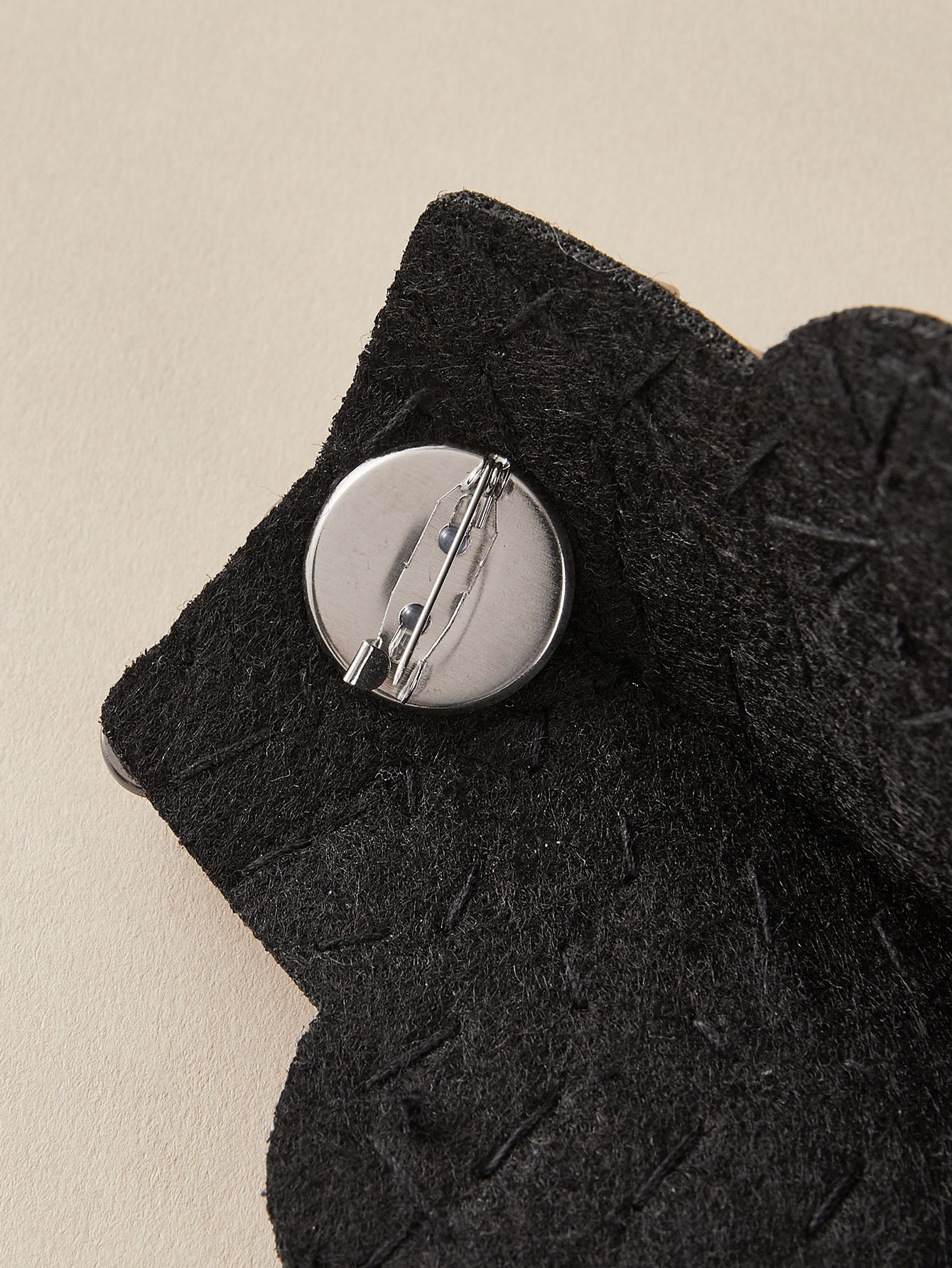 2pcs Fashionable Rivet Fringe Shoulder Epaulet Brooch Edgy Accessories