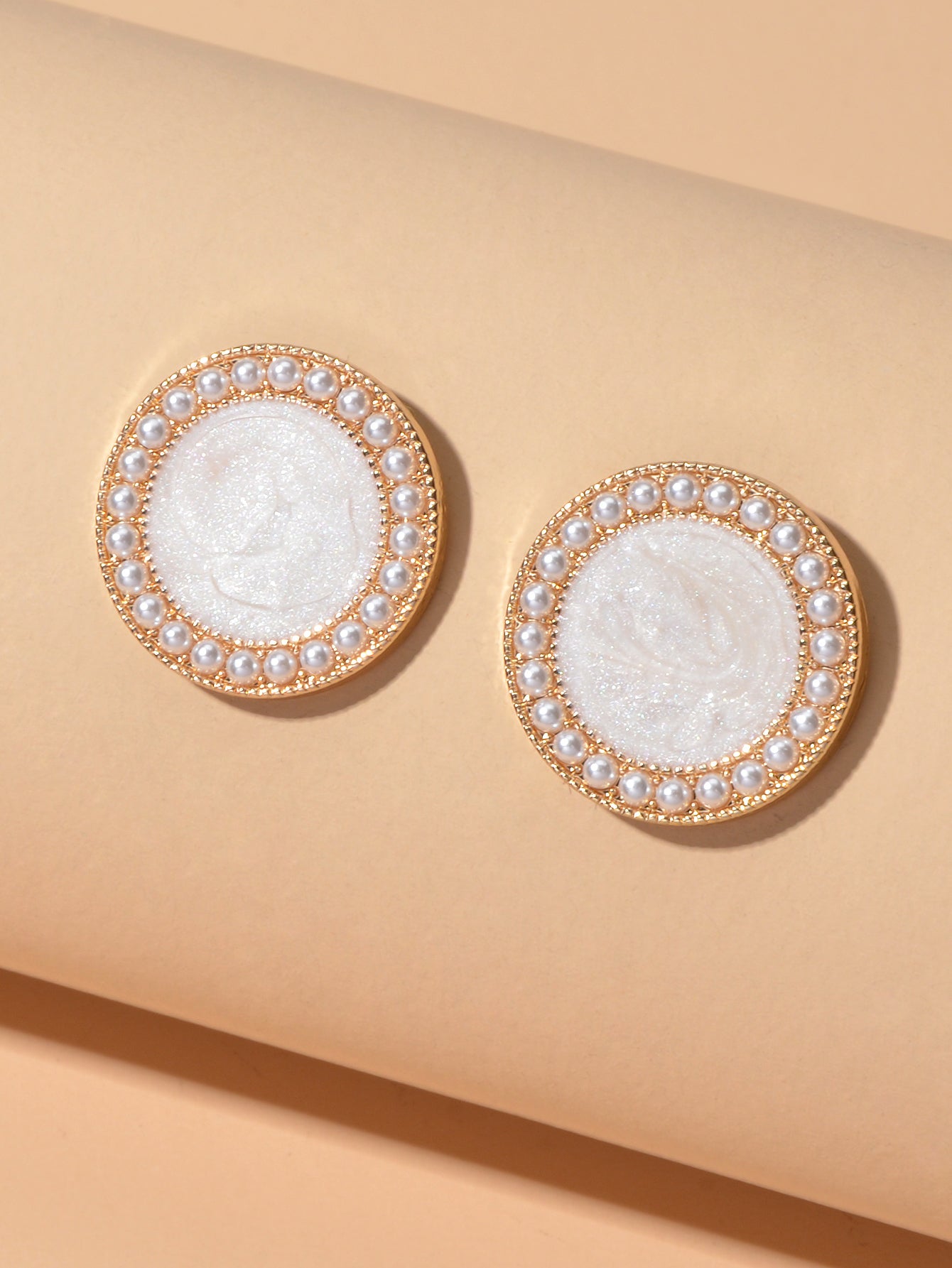 Elegant Pearl Decor Black Enamel Round Stud Earrings Women Dinner Party Jewelry