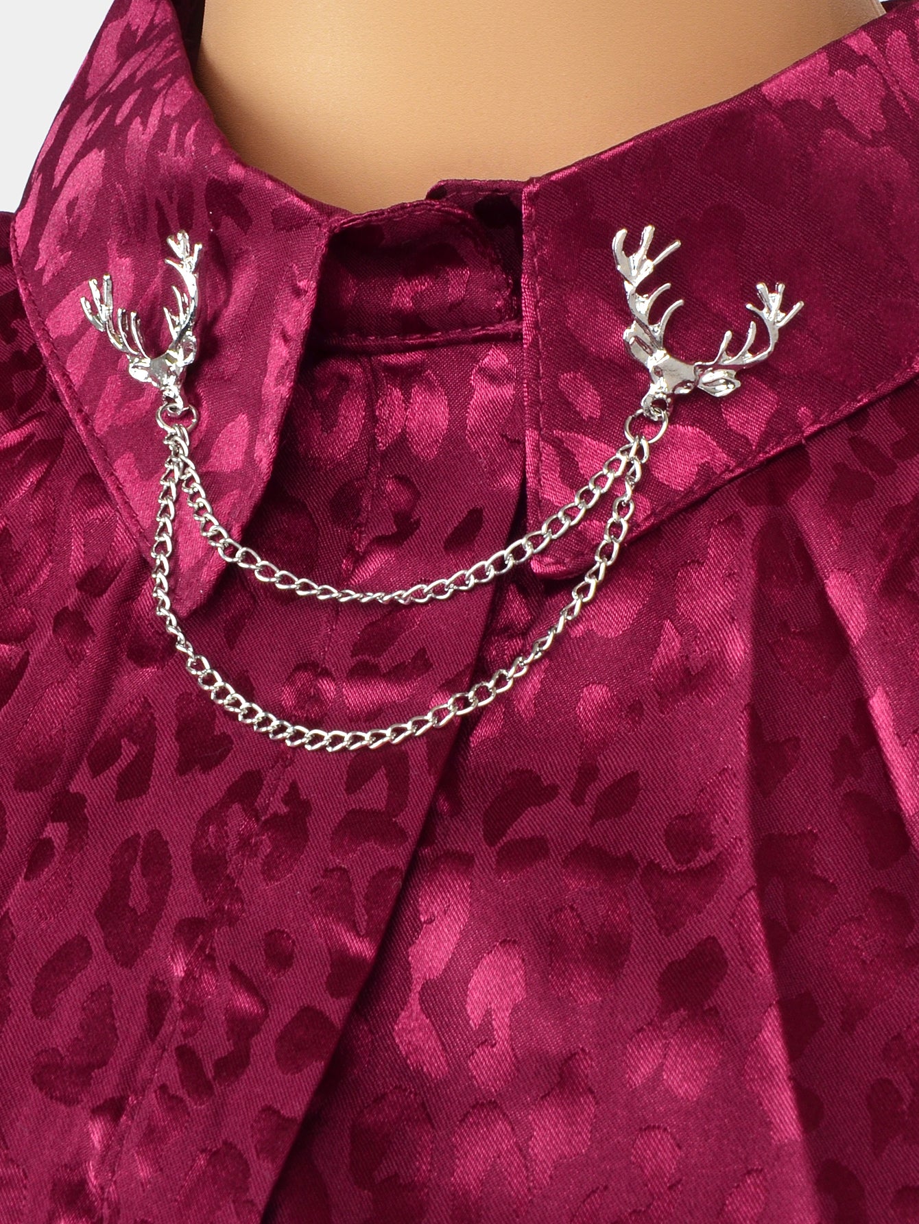 Christmas Reindeer Pin Badge with Chain Brooch Buckle Collar Deer Head Lapel Pin