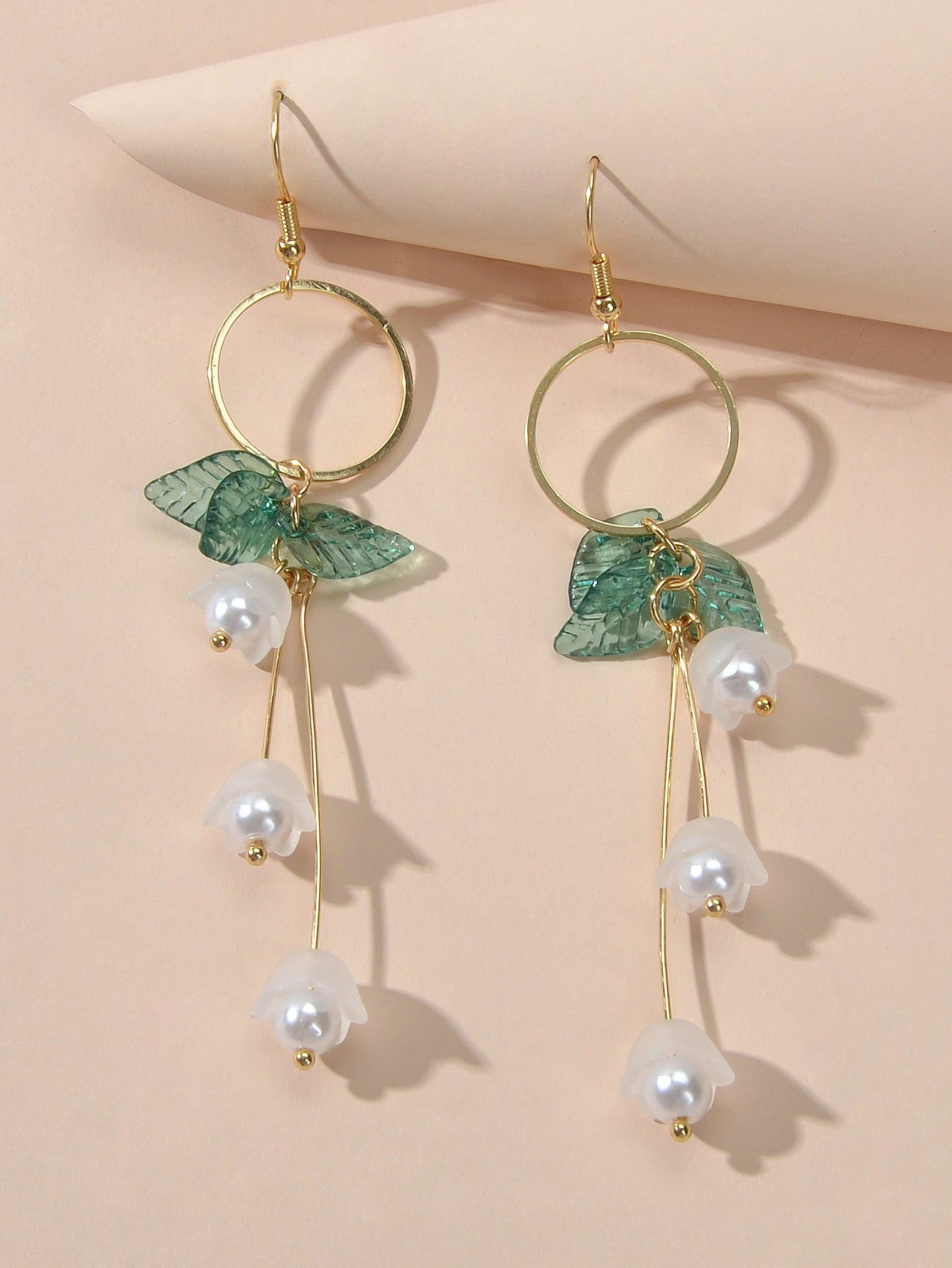 Charming Pearl Green Hotpink Resin Leaf Charm Gold Circle Dangle Women Earrings
