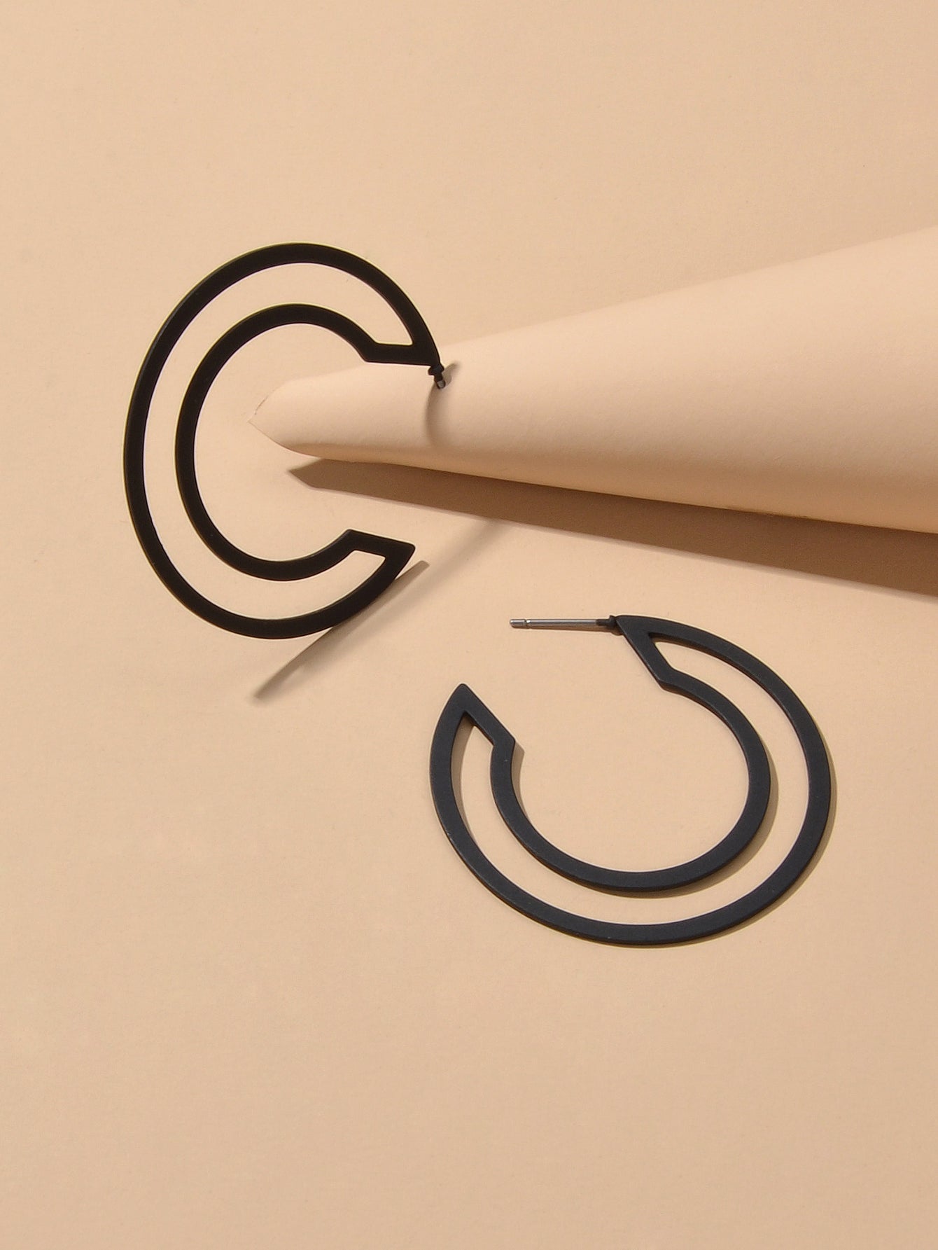 Unique Design Punk Black C shape Pierced Huggie Hoop Earring Party Decoration