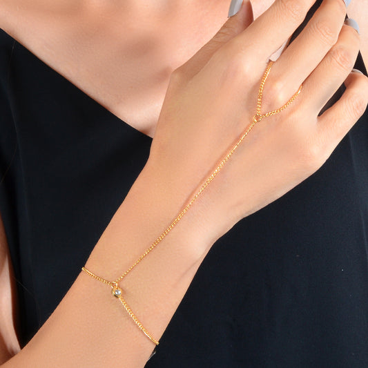 Boho Chic Body Jewellery Minimalist Chain Heart Charm Slave Bracelet with Finger