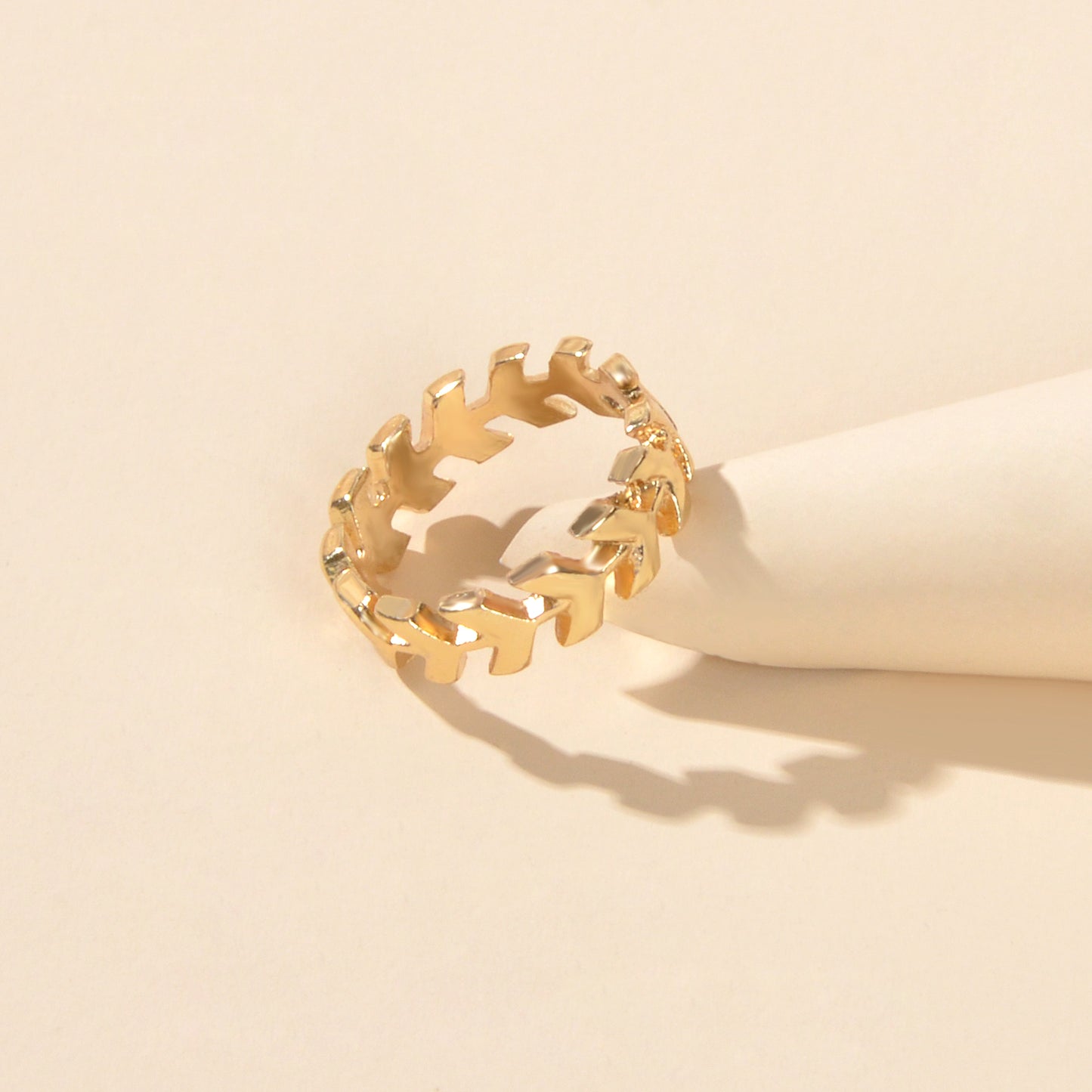 Designer Jewellery Gold Metal Finish Arrow Simple Finger Ring for Party Fesvital