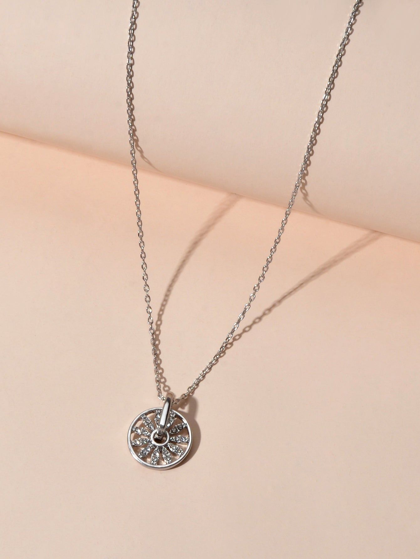 Textured Jewellery Rhinestone Decor Silver Chain Round Wheel Charm Girl Necklace