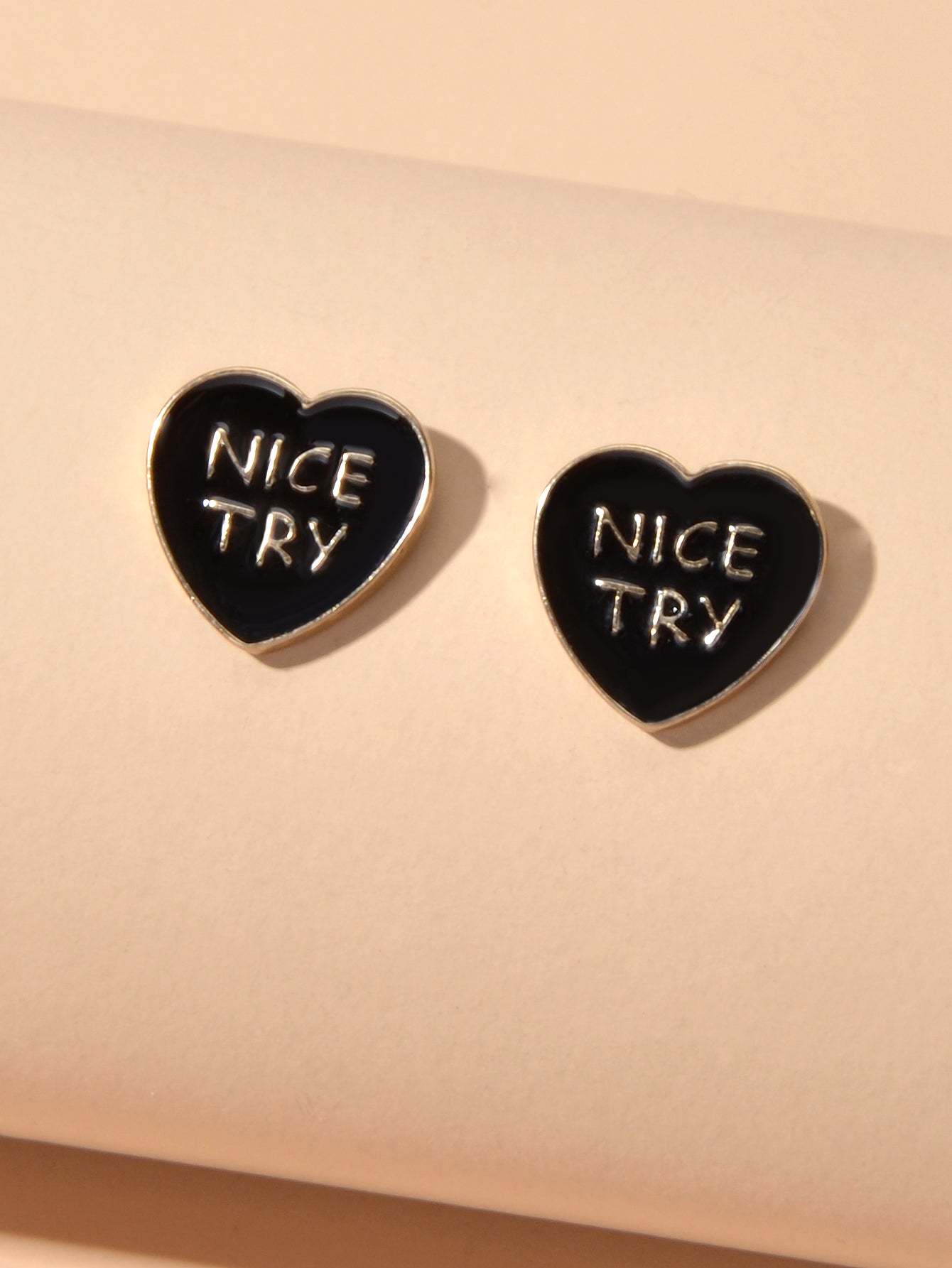 2pairs Retro Accessories Black Enamel Letters Heart Gold Round Stud Earrings Set