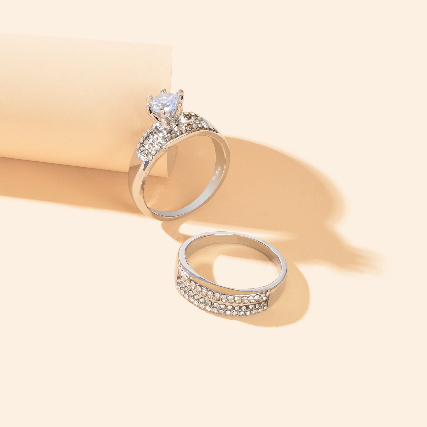 Luxurious Shiny Rhinestone Decor Silvery Stackable Finger Rings Wedding Anniversary Engagement Gift Jewelry