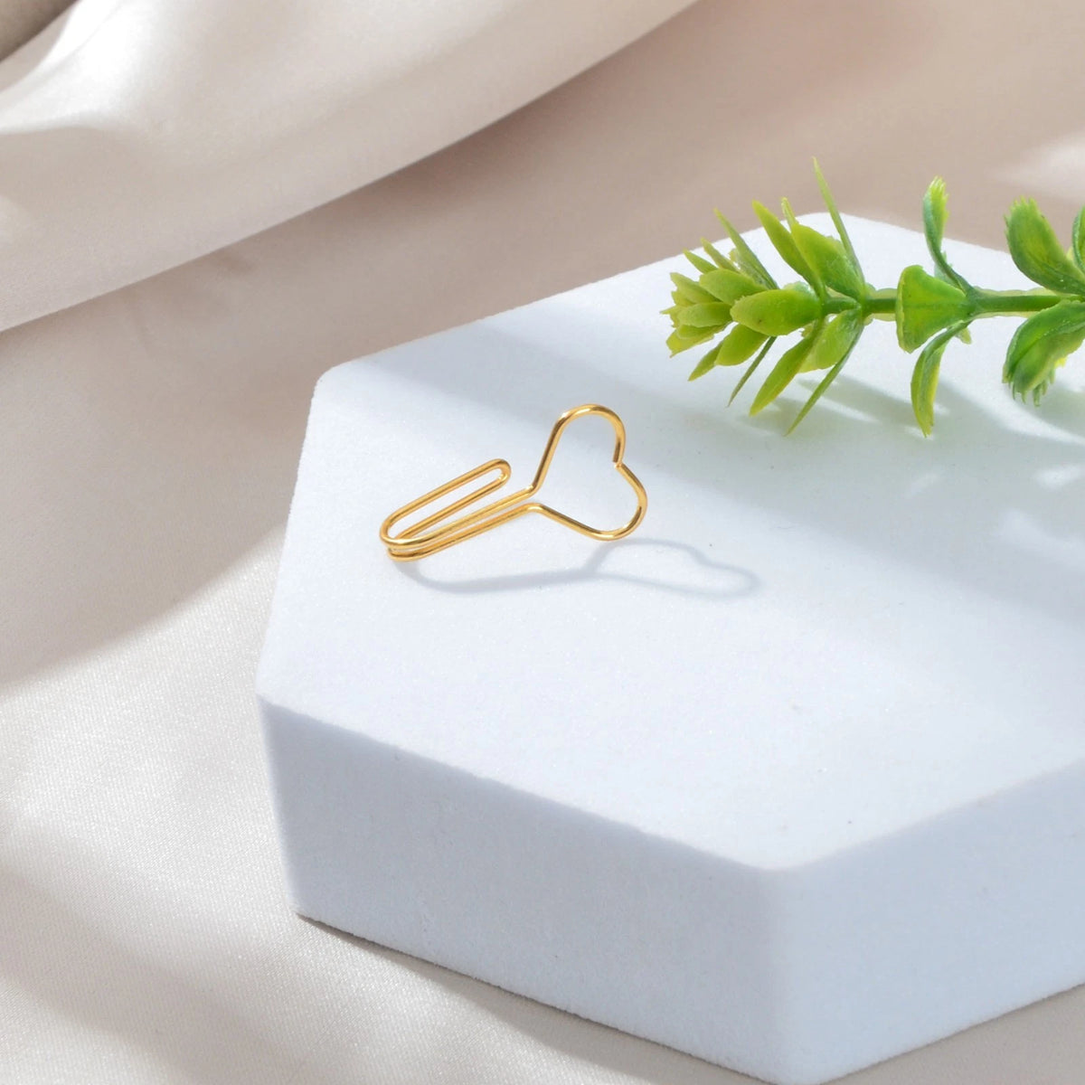1pc Faux Lip Ear Nose Gold Metal Heart Shape Non Piercing Clip On Nose Hoop Ring