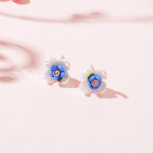 Sweet Elegant White Blue Resin Petal Hypoallergenic Chic Flower Stud Earrings