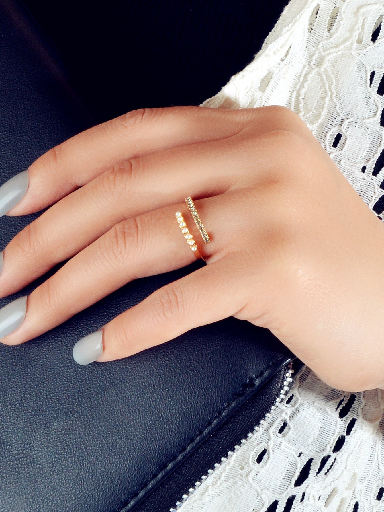 Anniversary Wedding Jewelry Band Women Rhinestone Pearl Gold Finger Circle Ring