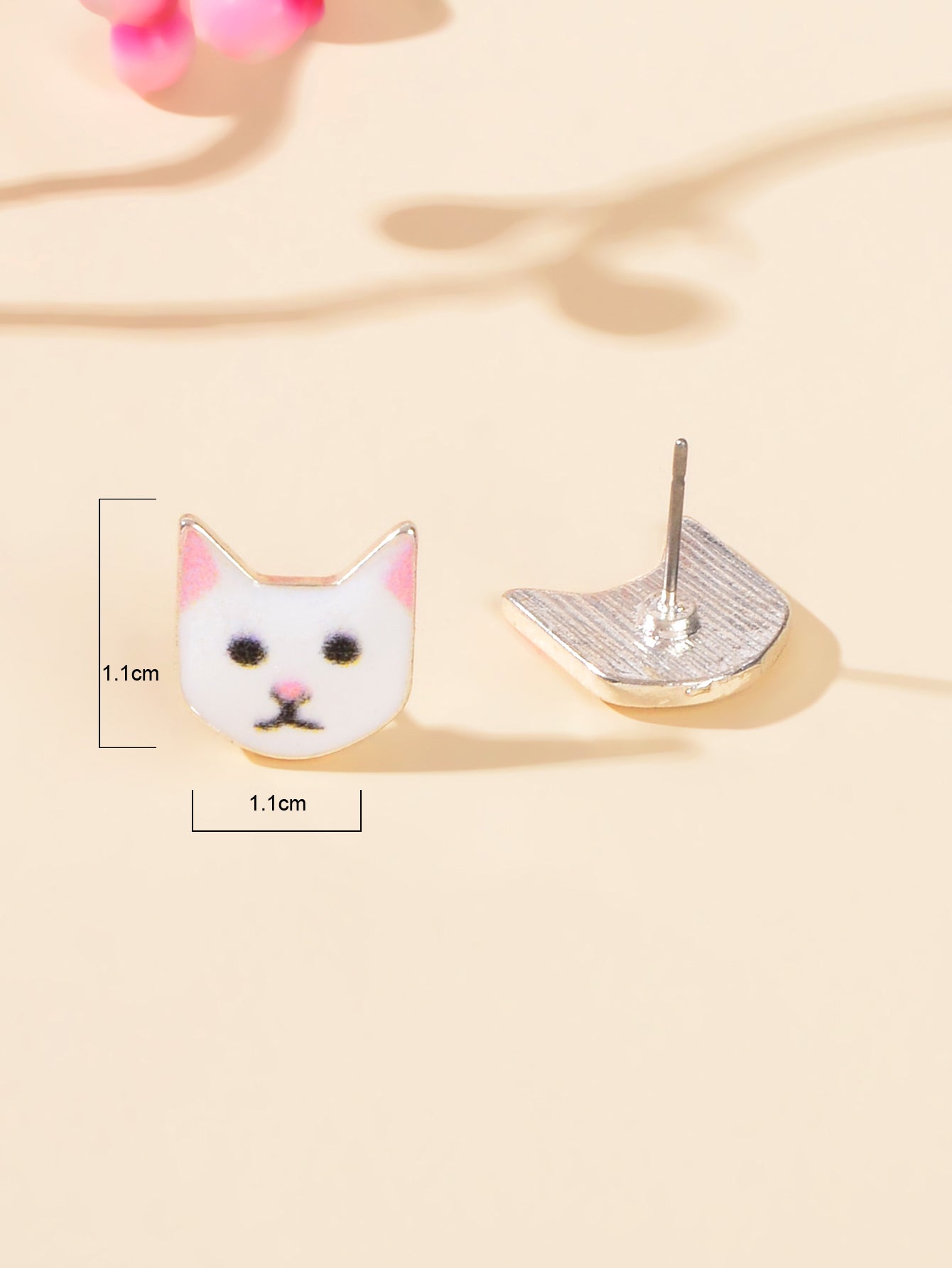 Funny White Enamel Cartoon Cat Stud Pierced Earrings Girls Animal Jewellery Gift