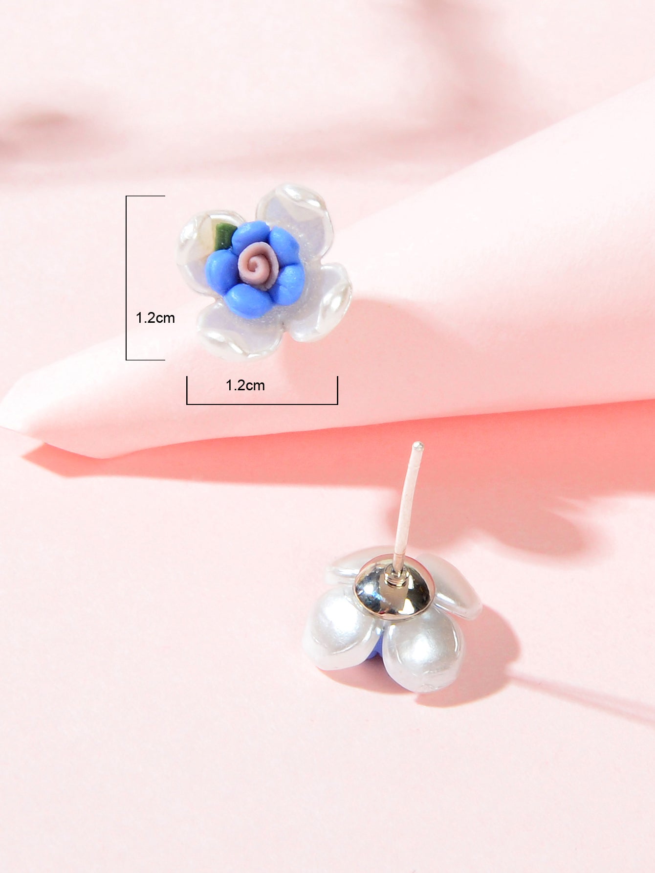 Sweet Elegant White Blue Resin Petal Hypoallergenic Chic Flower Stud Earrings