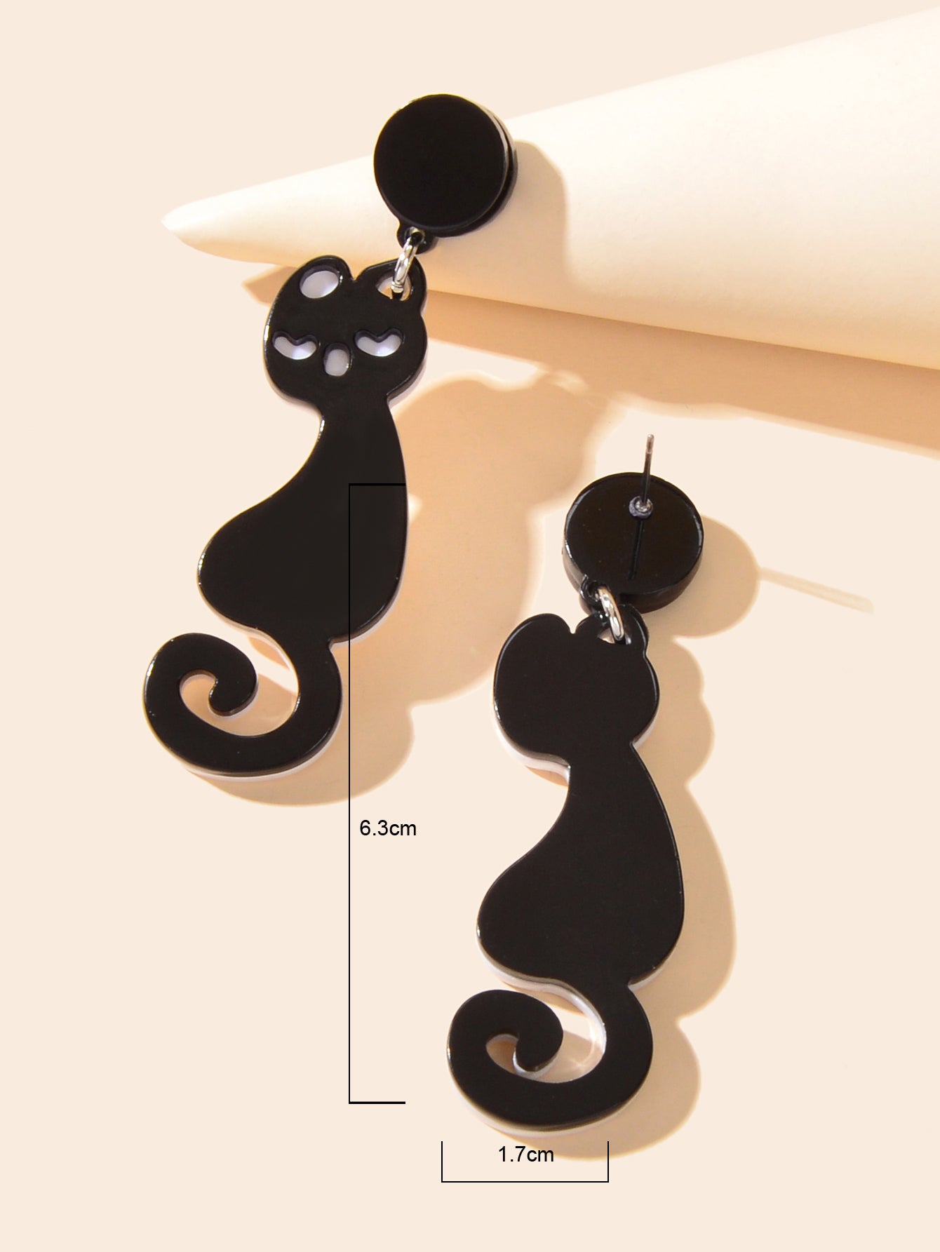 Lovely Asymmetrical White Black Acrylic Lovers Cat Creative Earrings Animal Stud