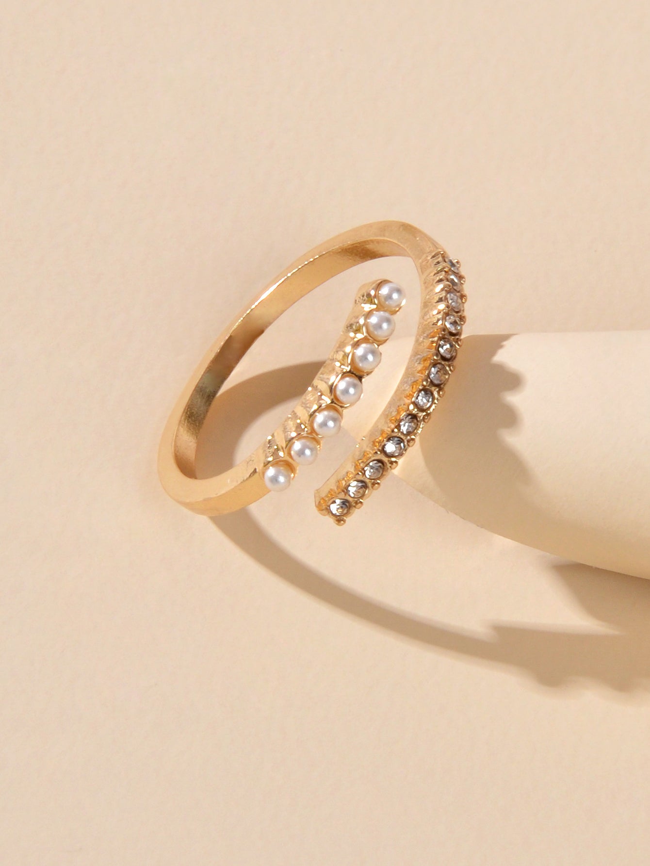Anniversary Wedding Jewelry Band Women Rhinestone Pearl Gold Finger Circle Ring