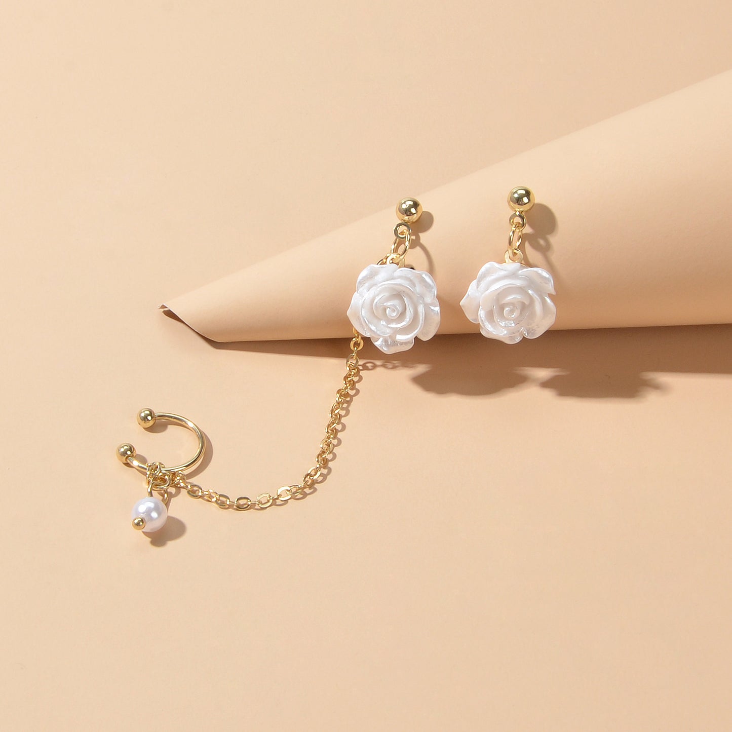 Cartilage Jewelry Pearl White Flower Ear Cuff Stud Cartilage Asymmetric Earrings