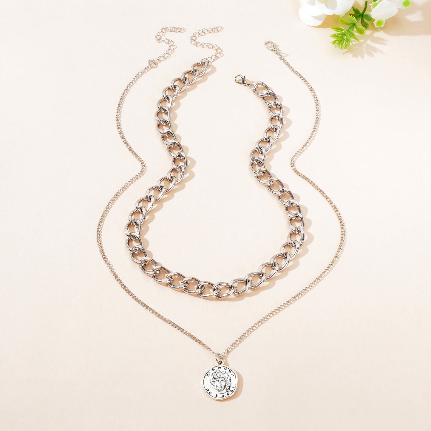 Hip Hop Double Layer Silvery Chunky Chain Round Portrait Pendant Necklace Street Statement Jewelry