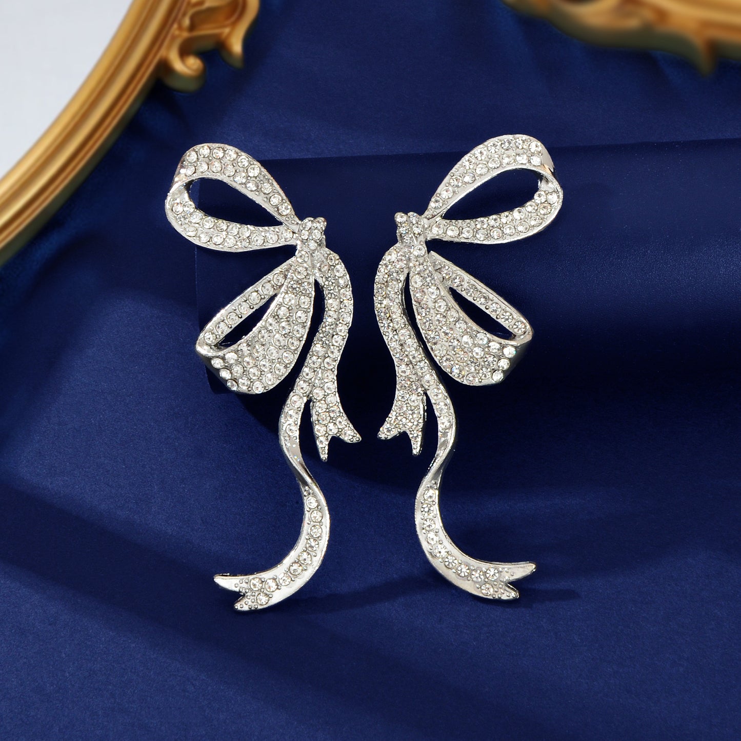 Luxurious Rhinestone Decor Silvery Bow Stud Earrings for Women Banquet