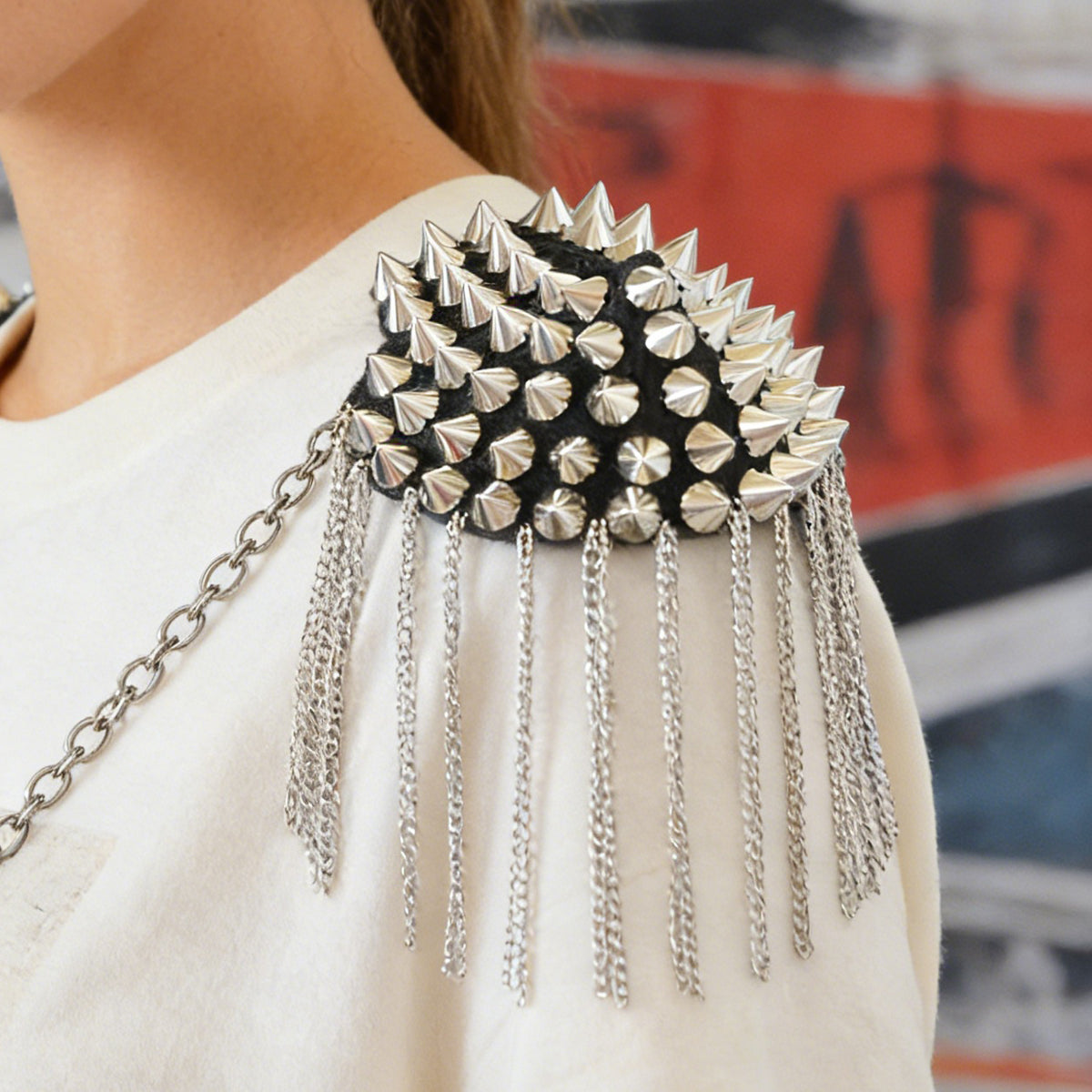 2pcs Fashionable Rivet Fringe Shoulder Epaulet Brooch Edgy Accessories