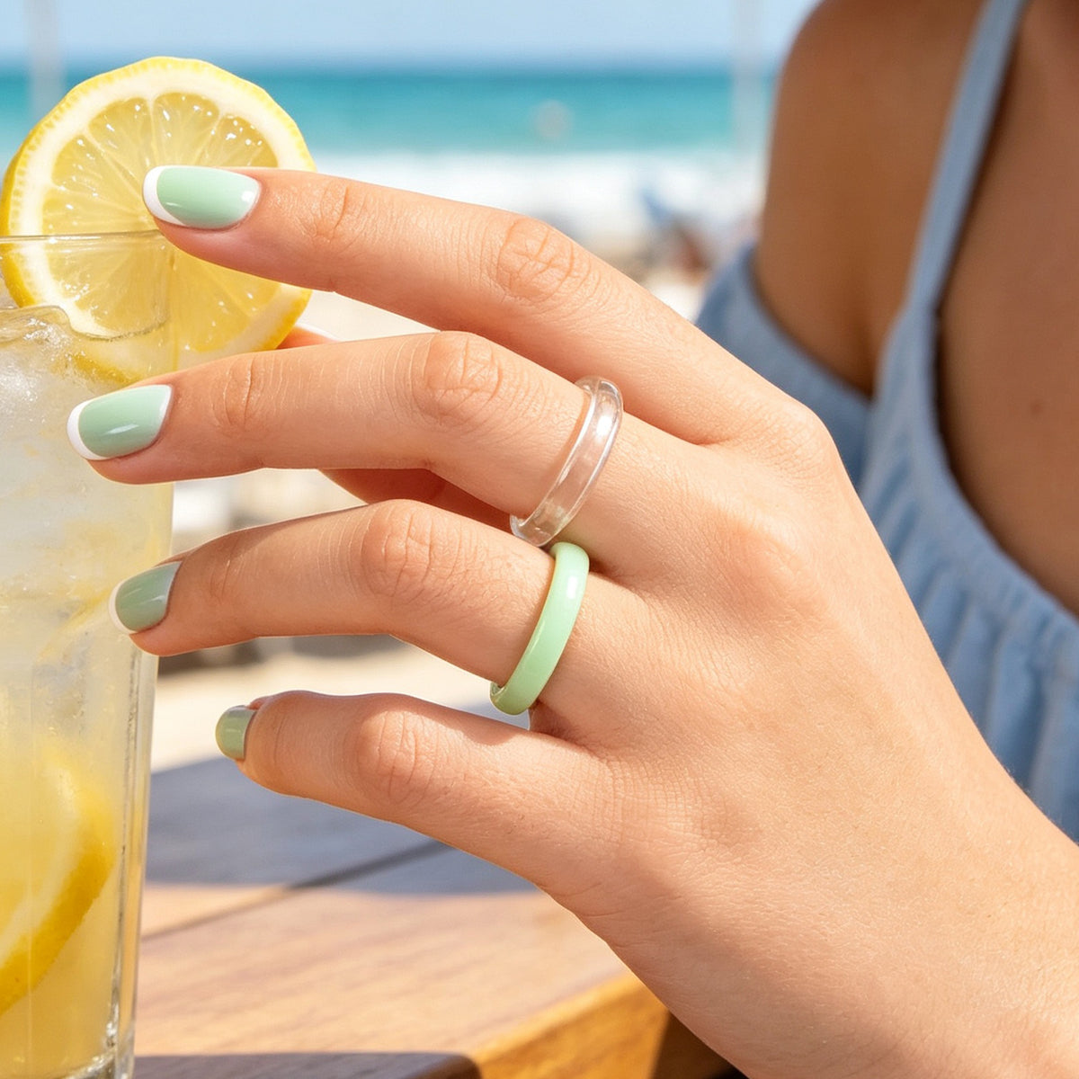 2pcs Green Clear Resin Stackable Finger Rings Set Summer Beach Vacation Jewelry