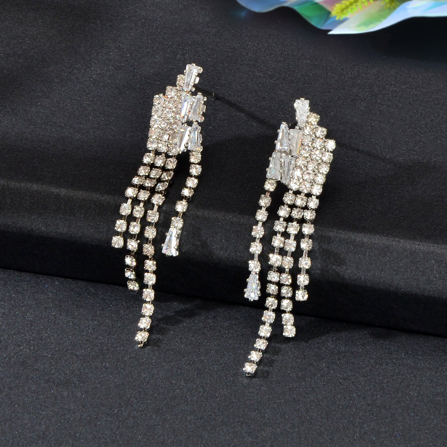 Luxurious Sparkling Rhinestone Tassel Dangle Earrings Stunning Wedding Prom Banquet Jewelry
