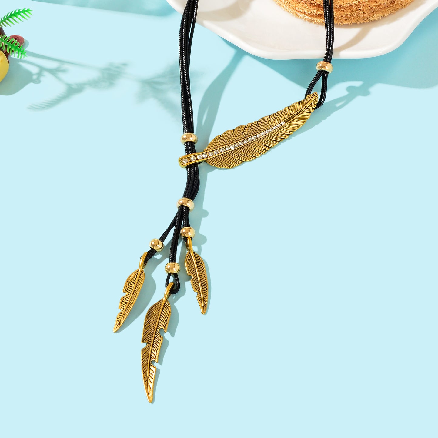 1pc Western Bohemian Black PU Rope Handmade Antique Silver gold Feather Pendant Necklace Women Holiday Jewelry