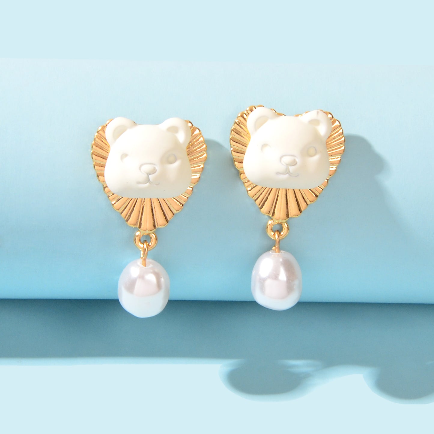 Lovely Cartoon White Bear Pierced Pearl Charm Gold Heart Hypoallergenic Earrings