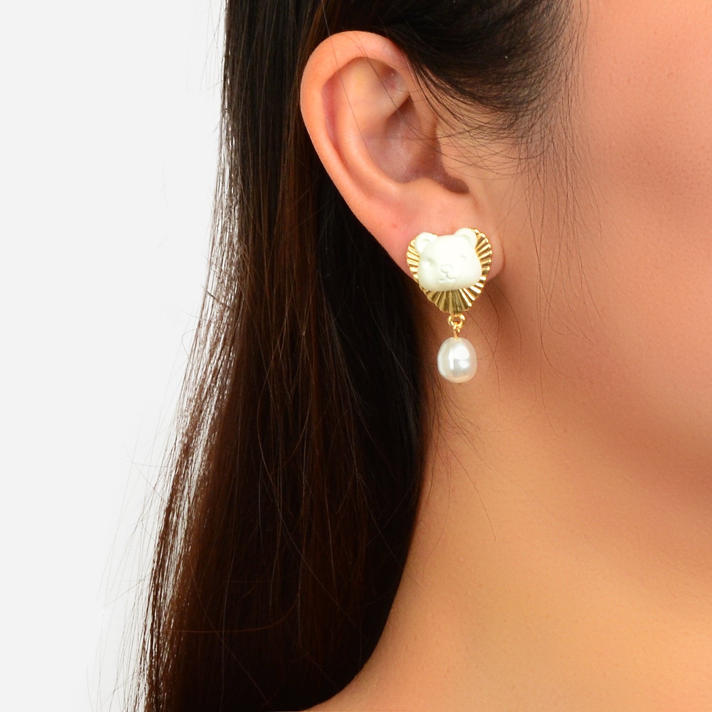 Lovely Cartoon White Bear Pierced Pearl Charm Gold Heart Hypoallergenic Earrings