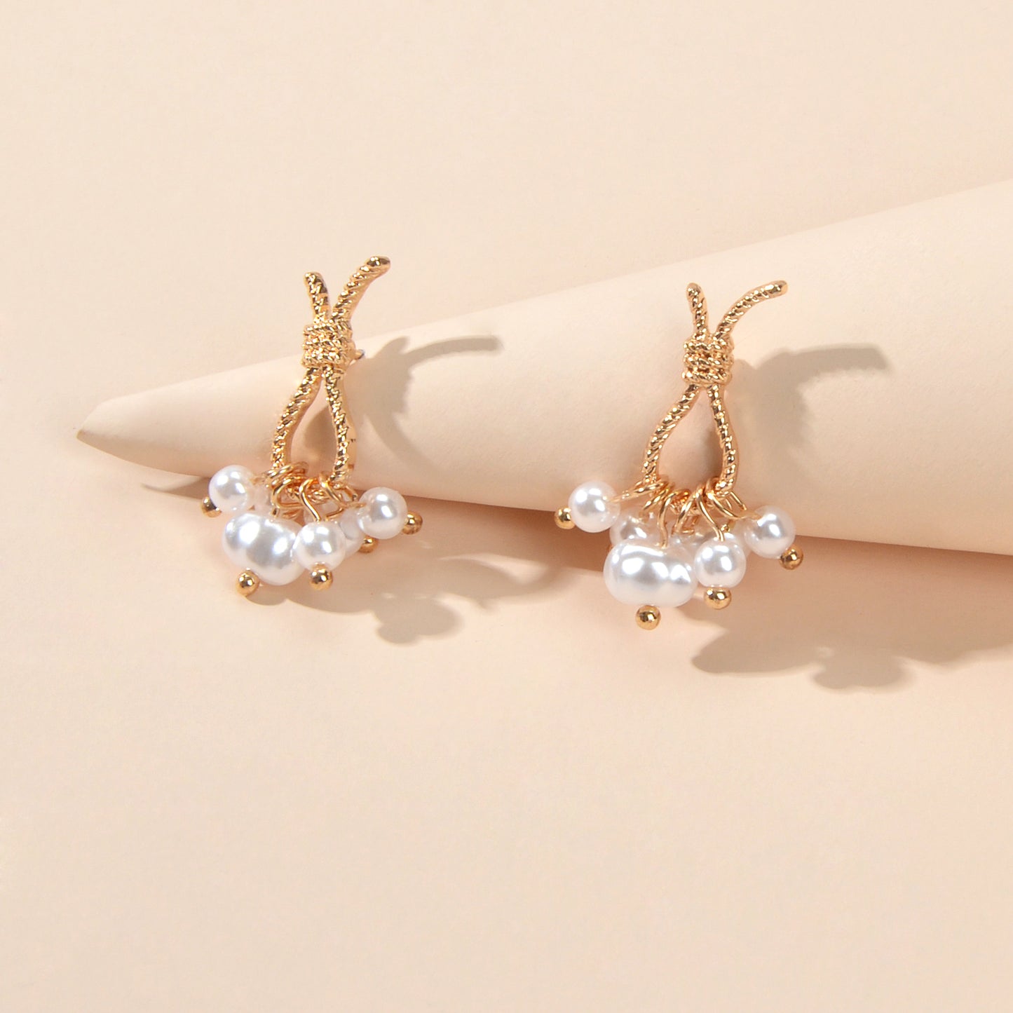 Retro Accessories Pearl Charm Gold Color Hypoallergenic Stud Party Wear Earrings