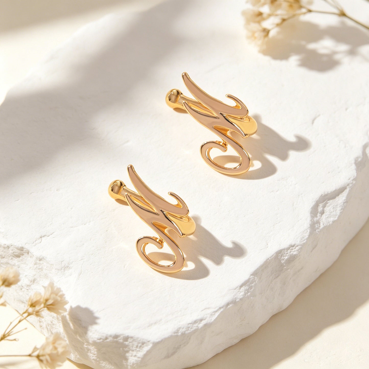 2 pcs Simple Gold Letter M Metal Ear Cuff Earrings Personality Ear Clip Gift