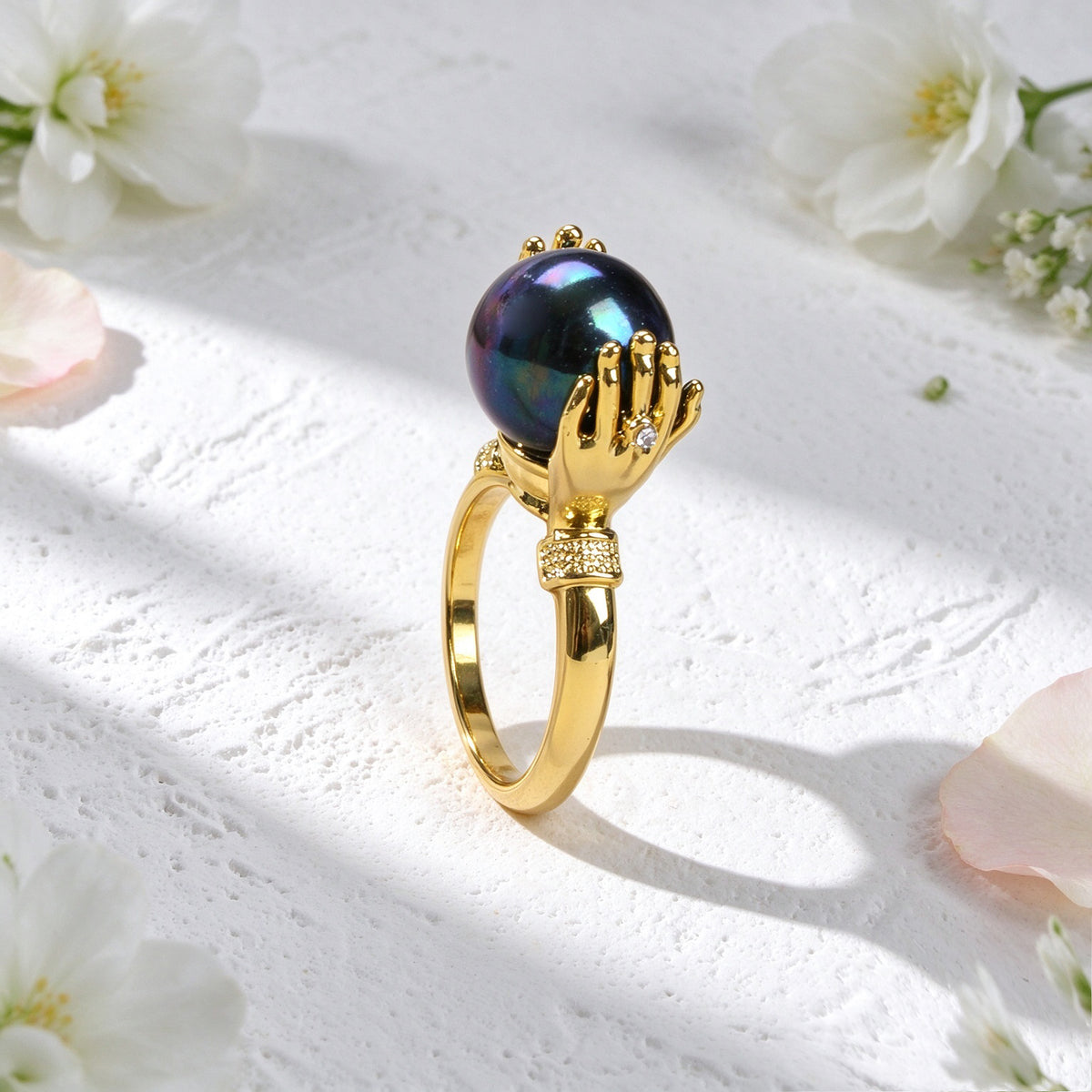 Vintage Gold Hand Holding Black Beads Finger Ring Unique Daily Party Jewellery