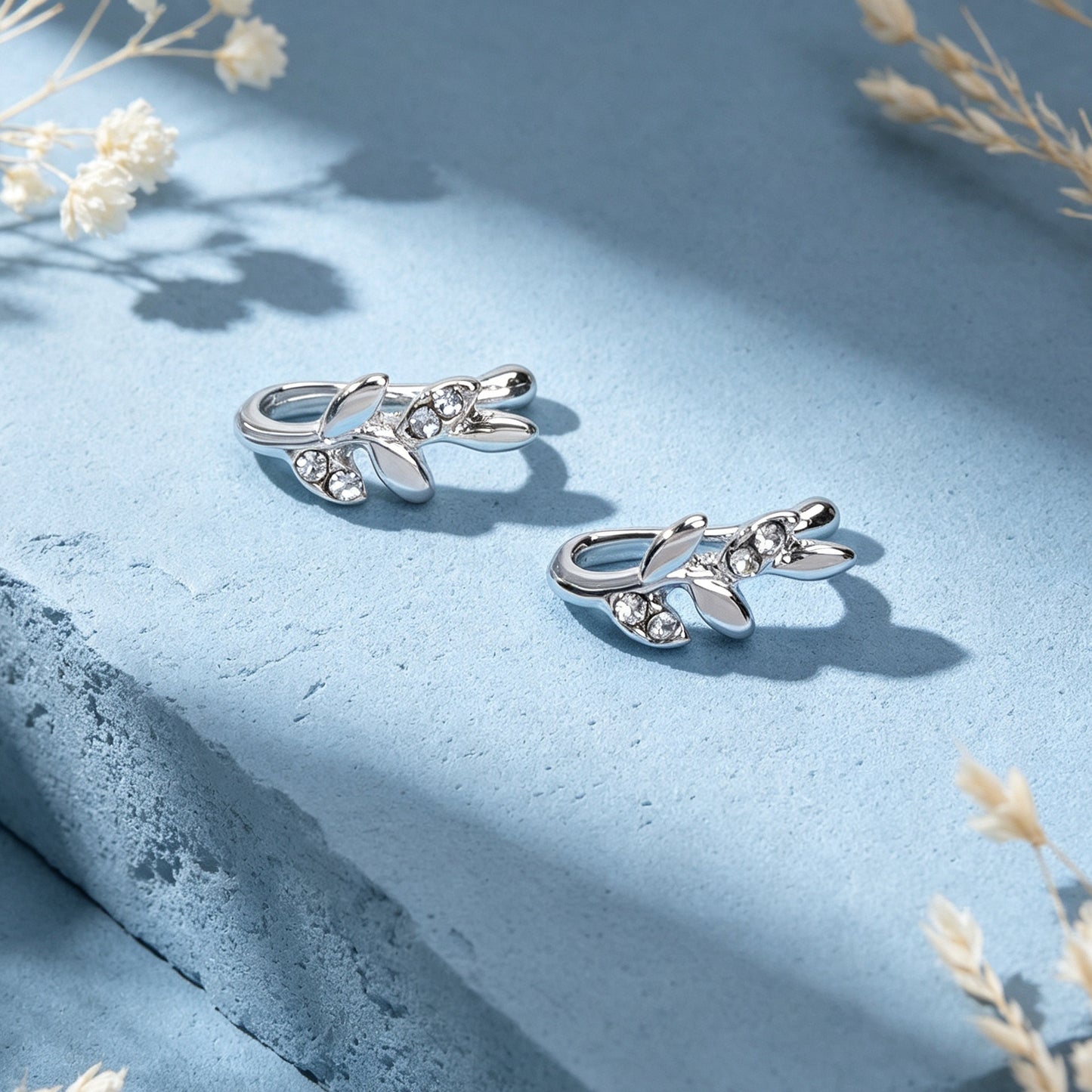 2pcs Silver Dainty Twig Leaf Ear Cuffs Simple Non-Pierced Cartilage Ear Clips