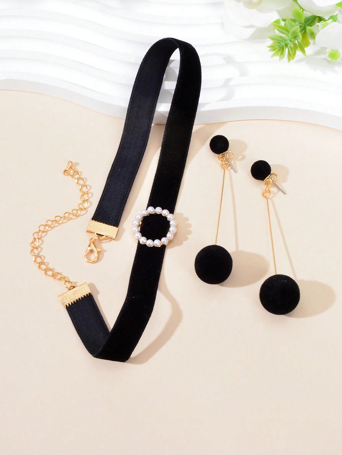 Chic Velvet Pearl Short Choker Necklace Long Earrings Set Elegant Black Ensemble