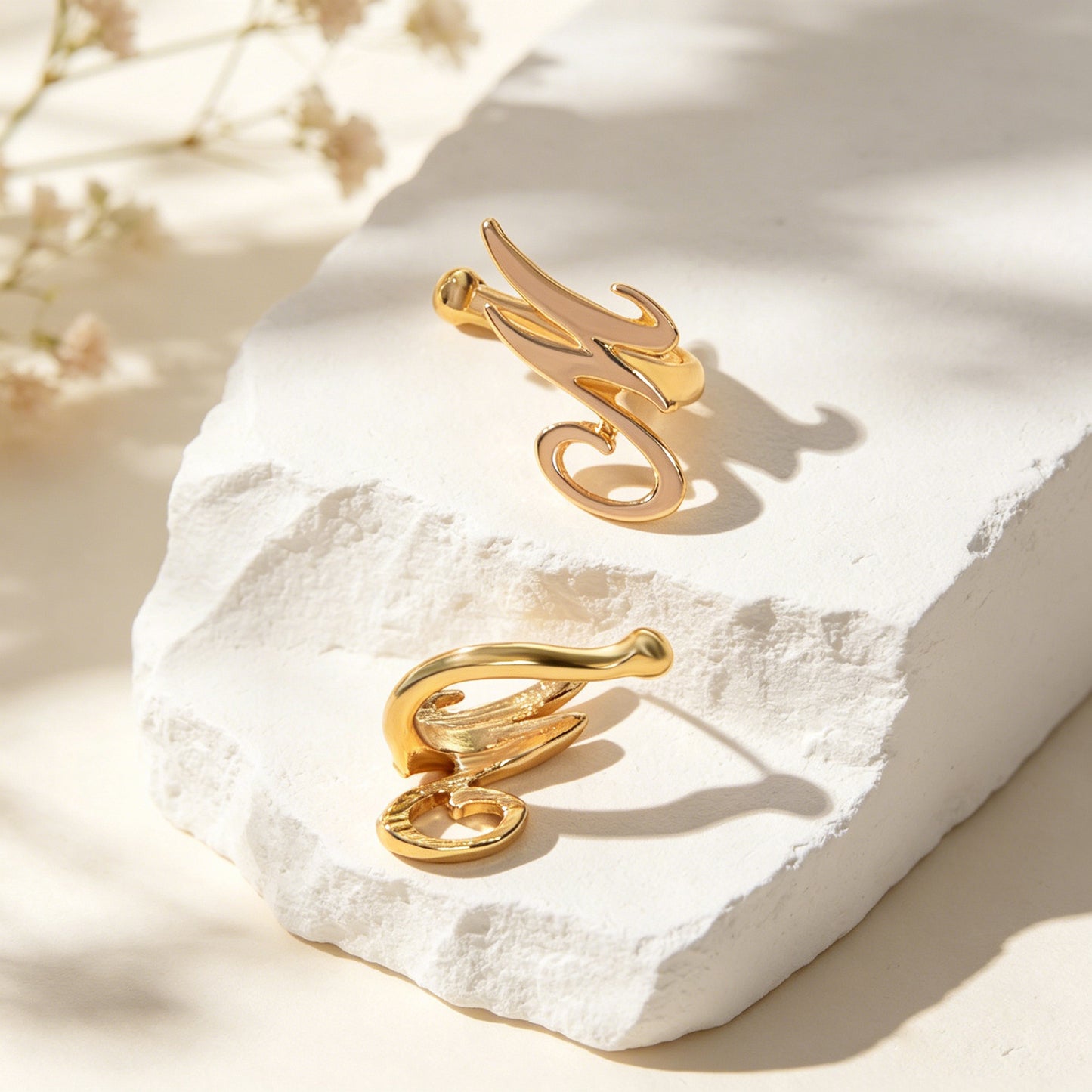 2 pcs Simple Gold Letter M Metal Ear Cuff Earrings Personality Ear Clip Gift