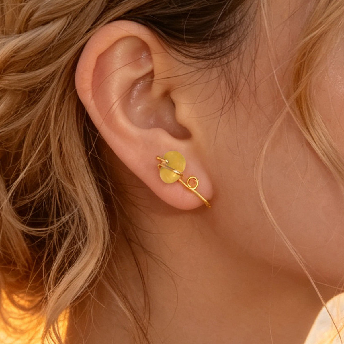 2pcs Minimalist Yellow Crystal Gold Ear Cuff Chic No Piercing Cartilage Ear Clip