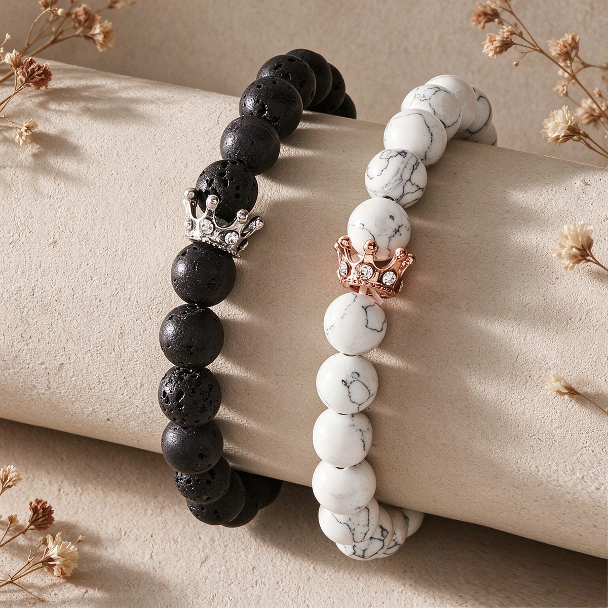 2pcs Crown Decor Black White Beaded Elastic Stackable Bracelet Couple Jewellery