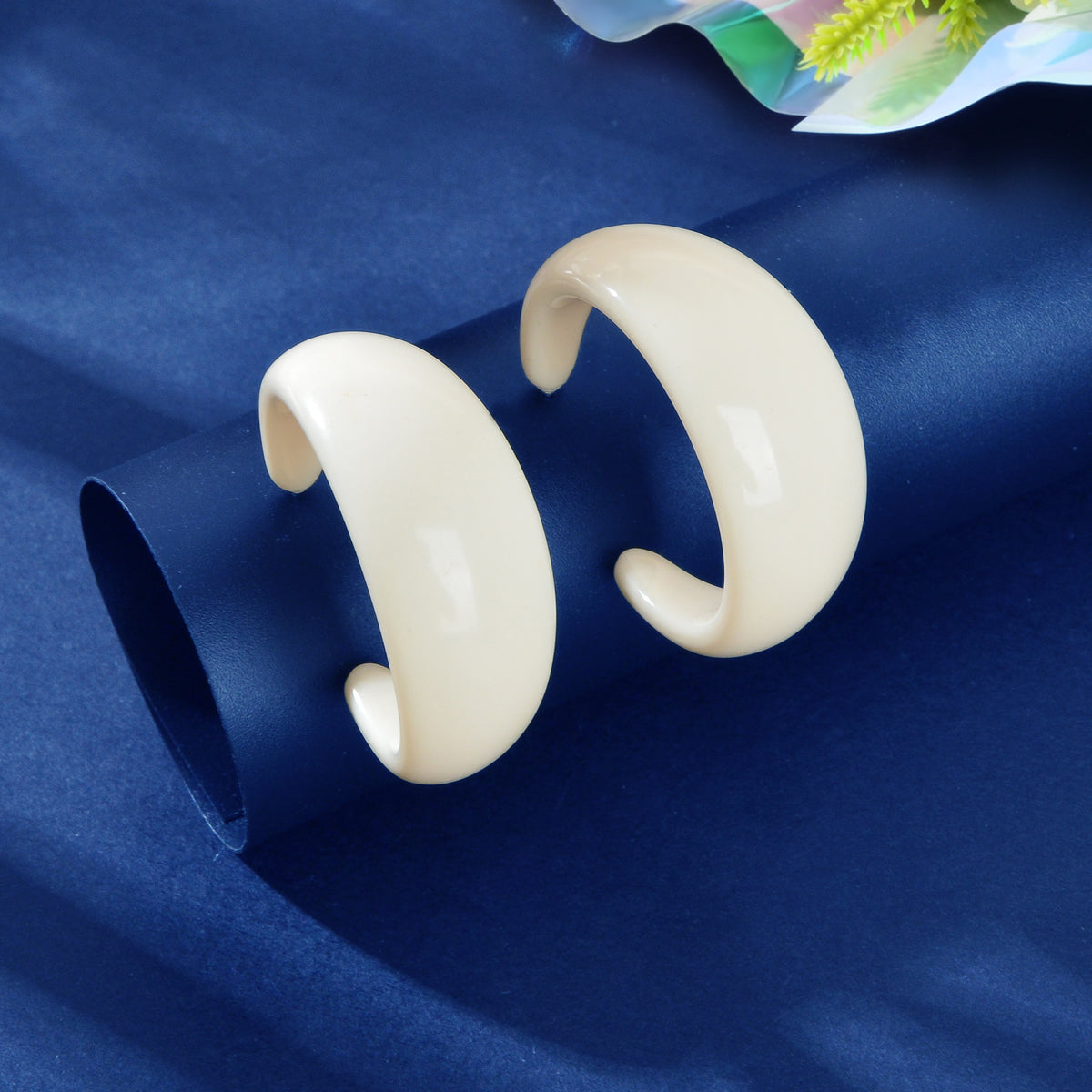 Fashion Round Yellow White Resin Hoop Earrings Circle C Shape Acrylic Cuff Stud