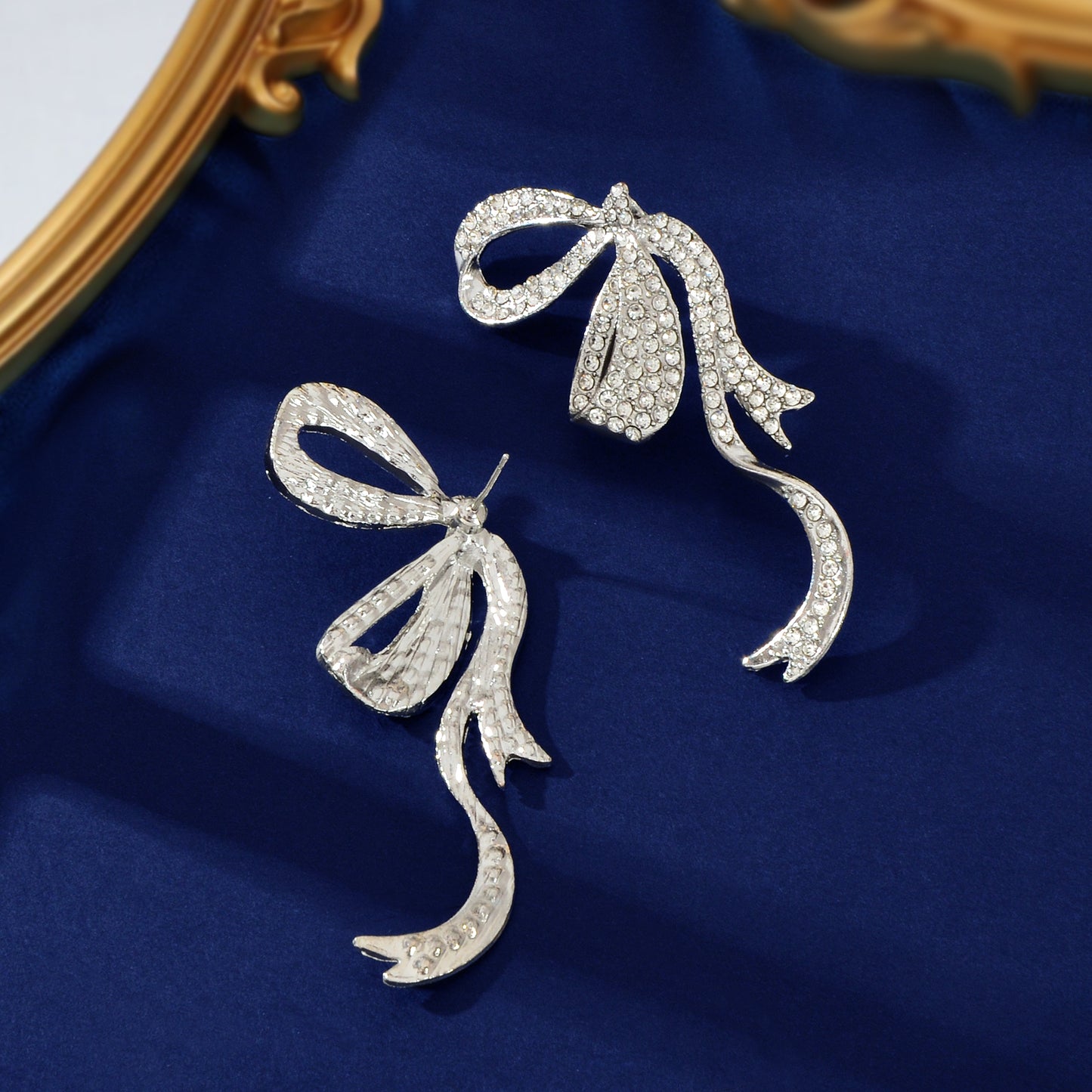 Luxurious Rhinestone Decor Silvery Bow Stud Earrings for Women Banquet
