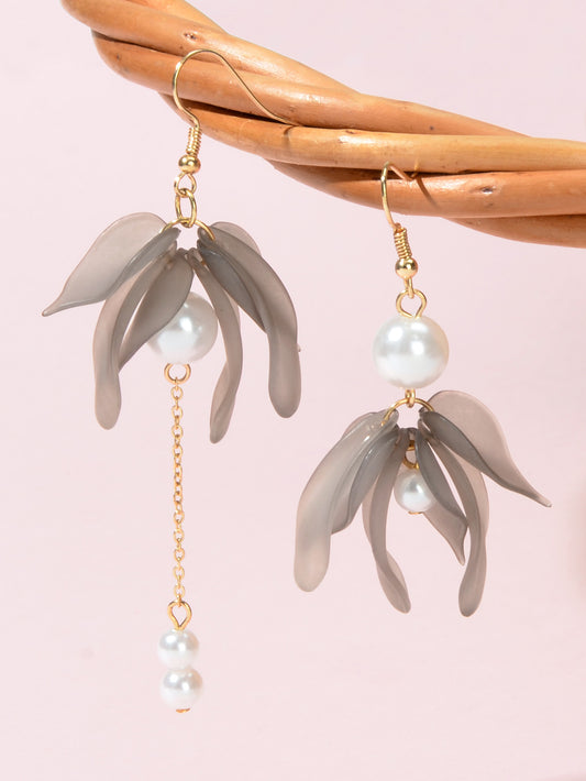 Charming Asymmetric Jewelry Gold Chain Pearl Grey Acrylic Petal Dangle Earrings