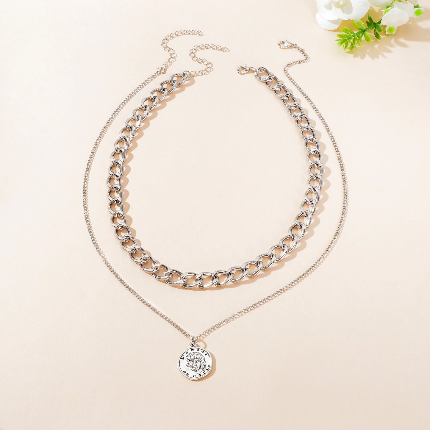 Hip Hop Double Layer Silvery Chunky Chain Round Portrait Pendant Necklace Street Statement Jewelry