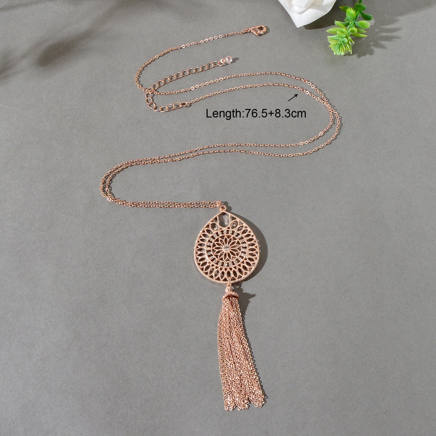 Fashion Rhinestone Decor Carved Hollow Flower with Chain Tassel Long Necklace